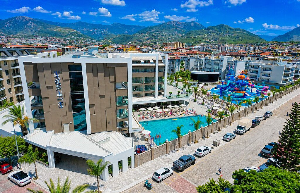 Blue Wave Hotel